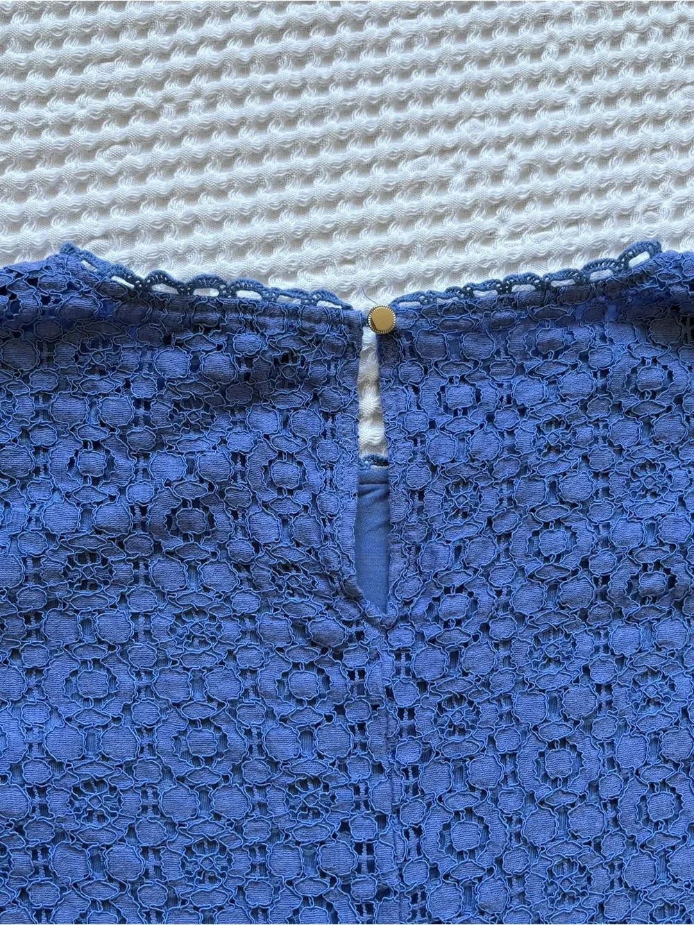 Banana Republic Periwinkle Lace Crochet Bell Sleeve Top Feminine Office Lined XS